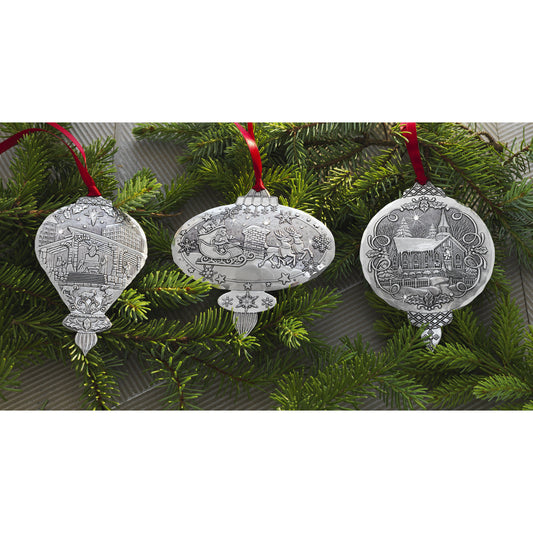 Portraits of Christmas 3-Piece Ornament Set – alternate view 2