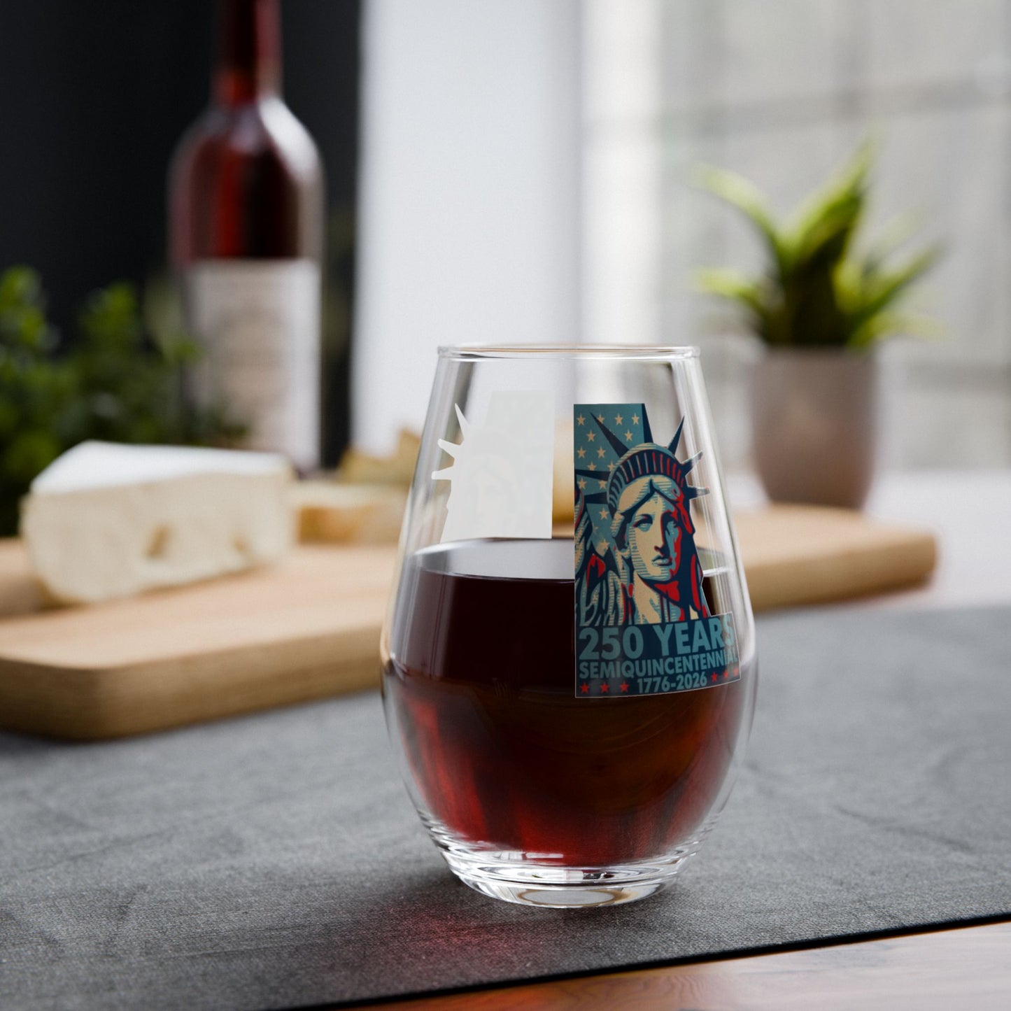 Clear glass with Statue of Liberty design