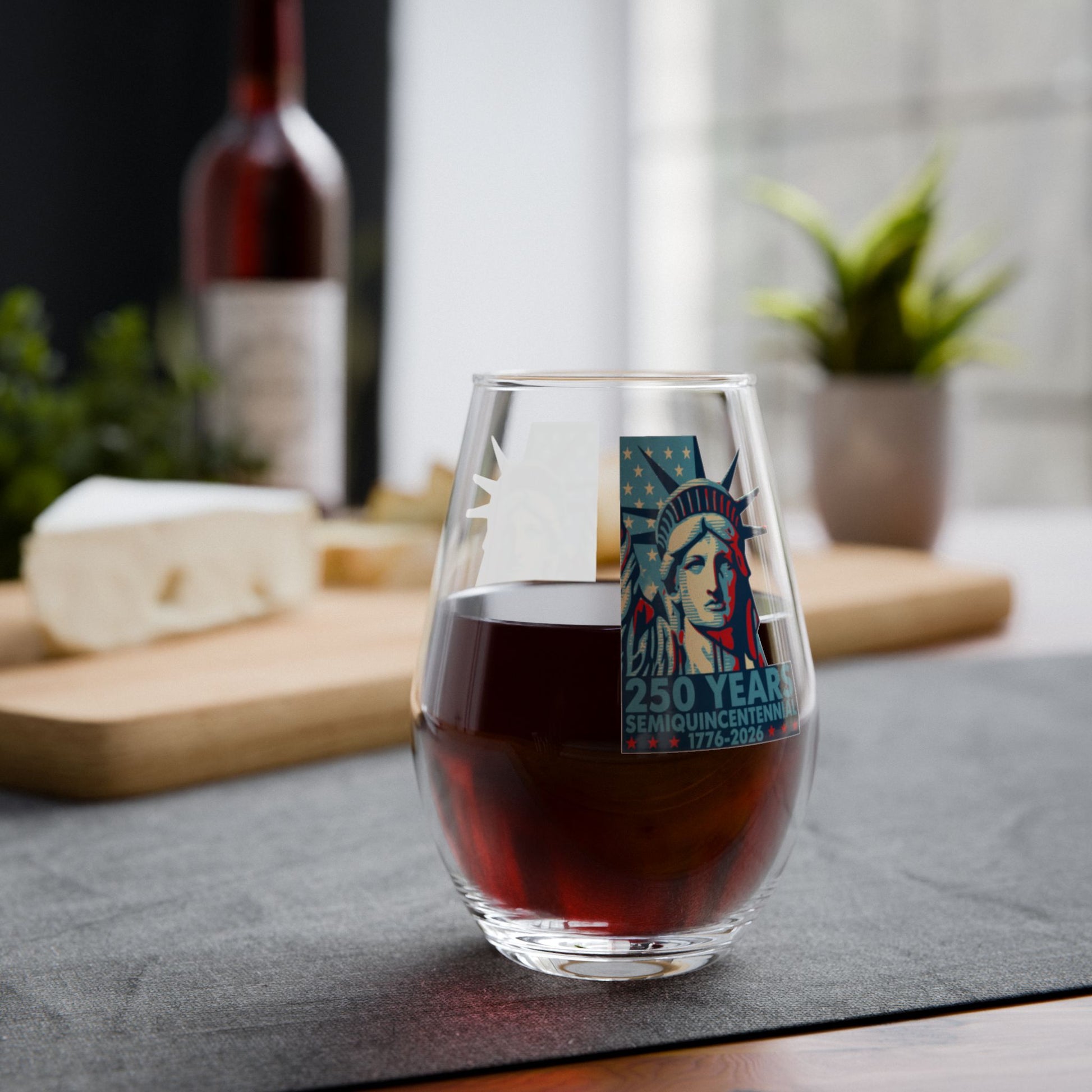Clear glass with Statue of Liberty design