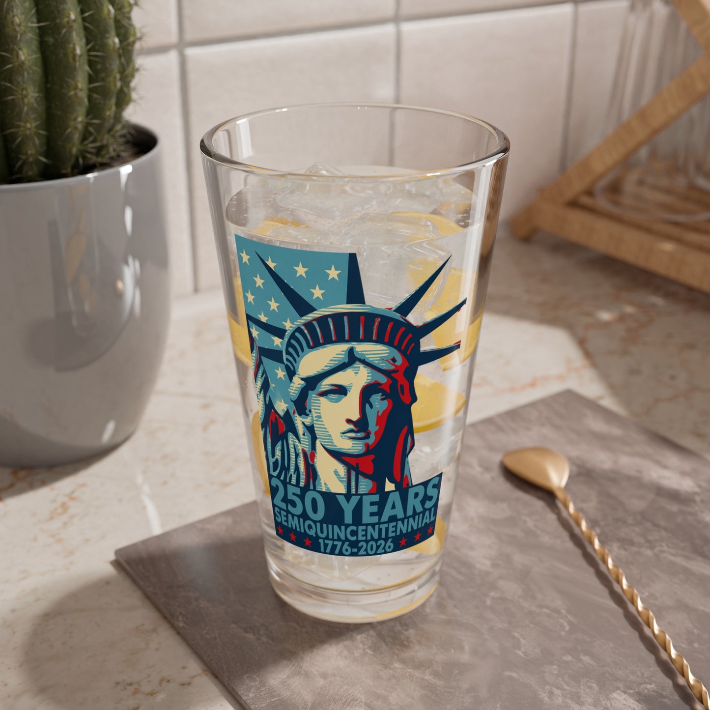 America 250 Statue of Liberty Mixing Glass — 16 oz